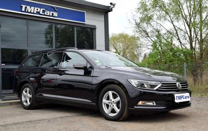 Volkswagen Passat cena 62900 przebieg: 152000, rok produkcji 2019 z Piława Górna małe 379